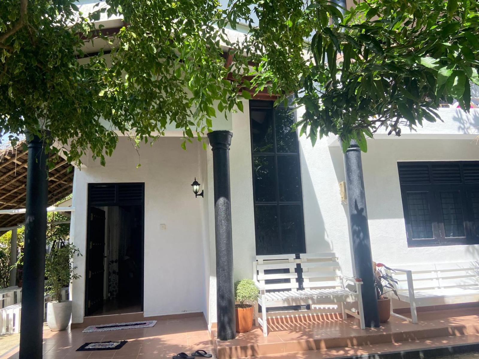 Hiricurry Hostel & Restaurant Dikwella Extérieur photo